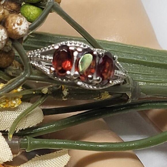 New, Mozambique Garnet Ring and Pendant Necklace, Size 5 - Picture 13 of 14